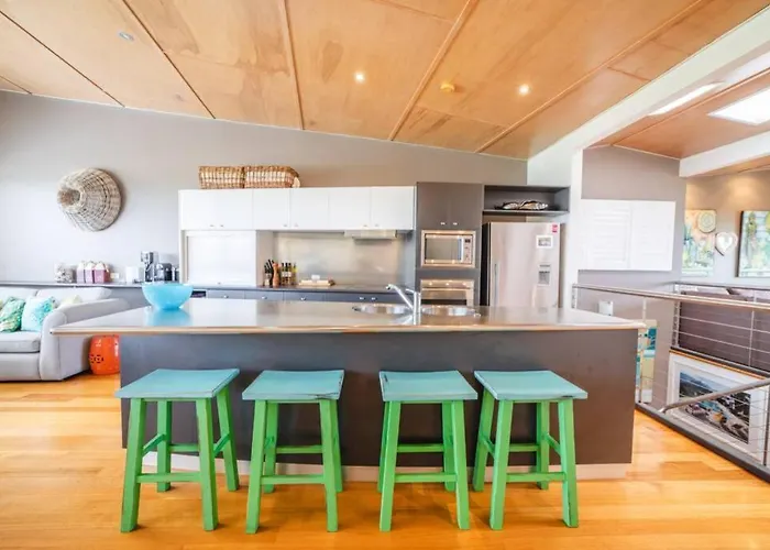 Saltwater 5 - Sleeps 8 - Close To Main Beach