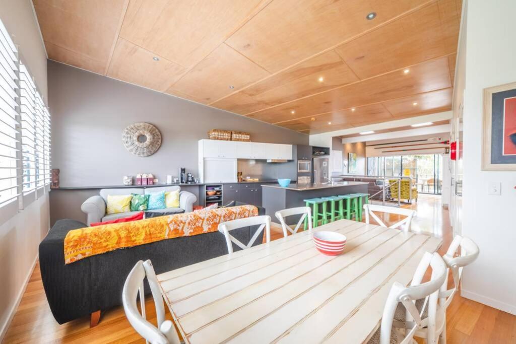 Saltwater 5 - Sleeps 8 - Close To Main Apartment